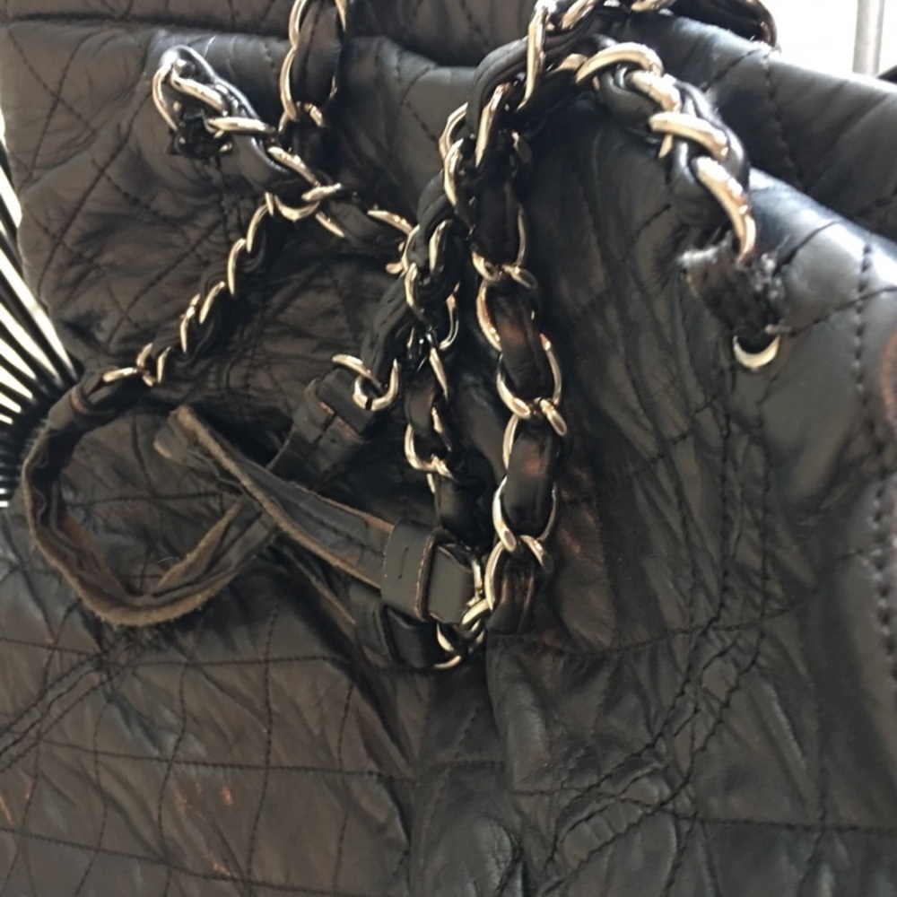CHANEL Auth Lambskin Bag w Classic Chain - Picture 5 of 8